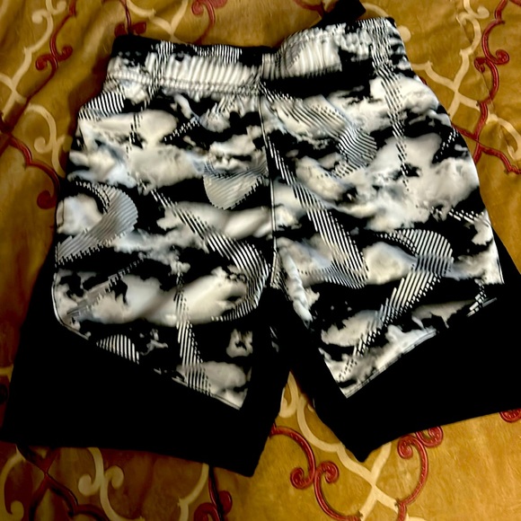 Nike - Picture 1 of 3